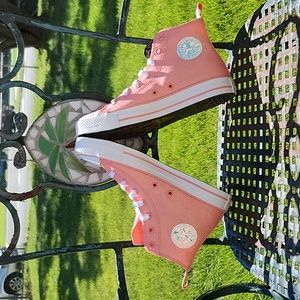 Converse High Top Chuck Taylor All Star Iridescent New in Box Women's size 7.5